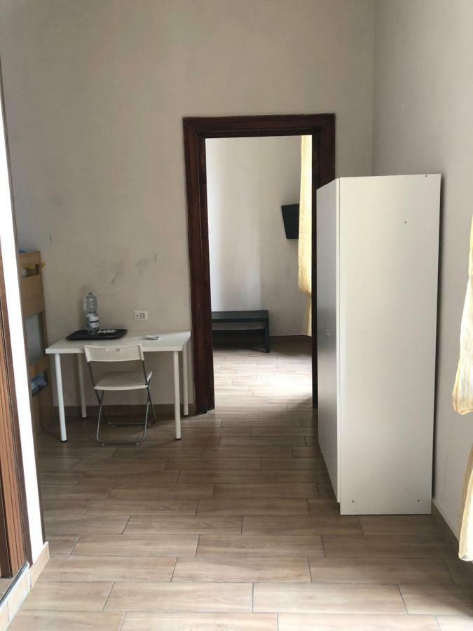 La Casa Di Fafa Panzió Nápoly Kültér fotó